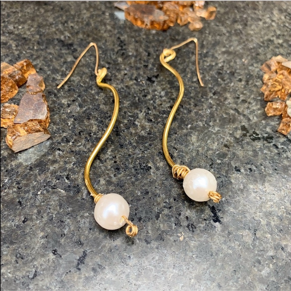 Wavy Stem & Pearl Earrings
